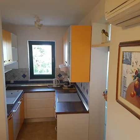 Eden Apartman *