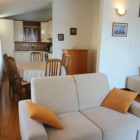 Apartment Eden